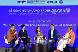 Experts and representatives from businesses join a talk show at the event (Photo: VNA)