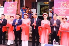 Delegates at the launch of a series of exhibitions and heritage education activities to mark the 20th anniversary of Vietnam Cultural Heritage Day (November 23, 2005 – 2025). (Photo: VNA)