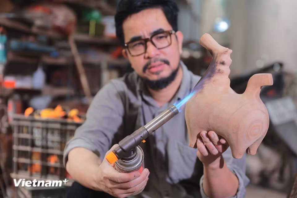 Nguyen Tan Phat has crafted several “chubby horse” designs this year as a fresh highlight, contributing to a unique creative narrative for the Lunar New Year - the Year of the Horse. (Photo: VietnamPlus)
