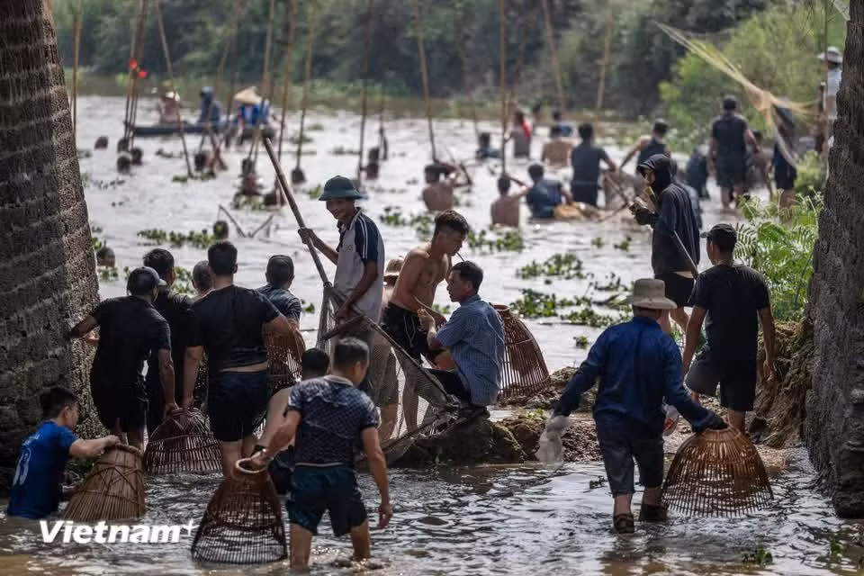 Preserving the festival requires both respect for tradition and adaptive approaches, maintaining core rituals while creating space for younger generations to engage, learn and appreciate its deeper cultural values. (Photo: VietnamPlus)
