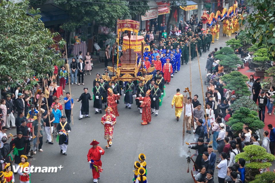 For Trieu Khuc residents, Phung Hung is not only a king and military commander but also a sacred guardian believed to protect the village and bring peace, prosperity and abundant harvests. (Photo: VietnamPlus)