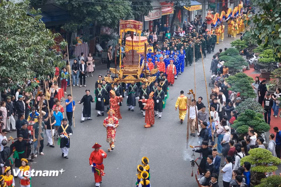 For Trieu Khuc residents, Phung Hung is not only a king and military commander but also a sacred guardian believed to protect the village and bring peace, prosperity and abundant harvests. (Photo: VietnamPlus)