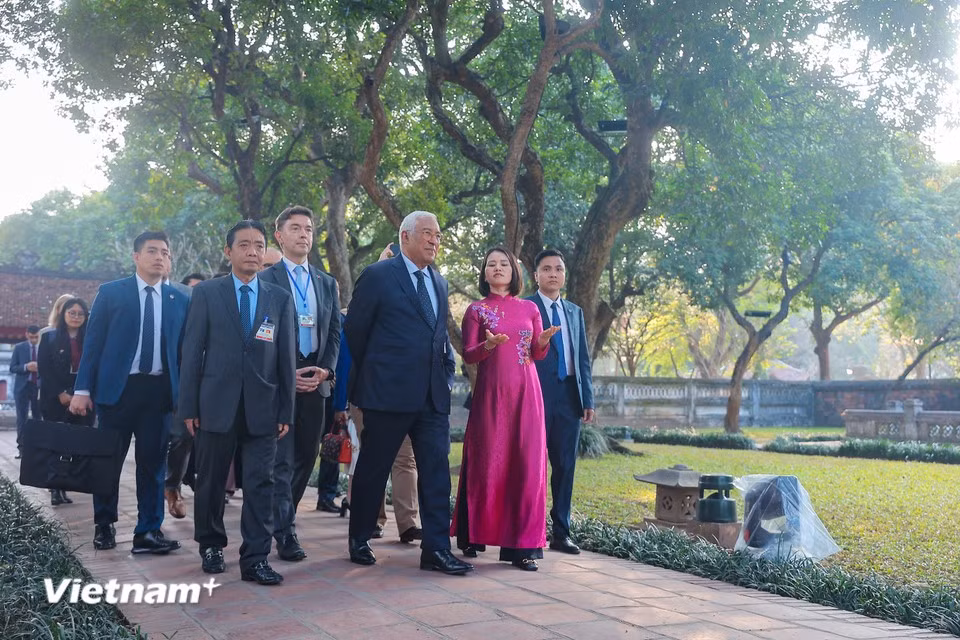 It is the second official visit to Vietnam by a European Union leader, following a 2012 visit by President of the European Council Herman Van Rompuy (Photo: VietnamPlus)
