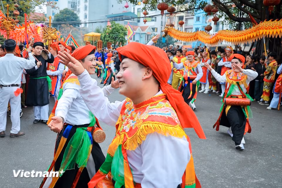 Performers are required to be unmarried young men of good character and presentable appearance from respected families. (Photo: VietnamPlus)
