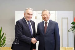 Party General Secretary gives a reception for former US Deputy Secretary of State on February 20 afternoon in Washington D.C. (Photo: VNA)