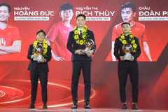 Winners of 2025 Golden Ball awards Nguyen Thi Bich Thuy, Nguyen Hoang Duc and Chau Doan Phat (from left to right). Photo vietnamnet.vn