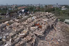 Rubble seen in Mandalay, Myanmar, after the March 28 earthquake (Photo: Xinhua/VNA) 