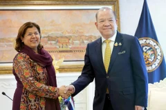 Thailand’s Minister of Commerce Pichai Naripthaphan (R) and Pakistani Ambassador to Thailand Rukhsana Afzaal (Photo: NNT)