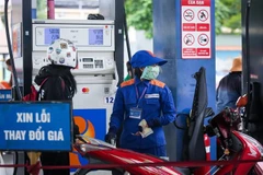 Experts predict that global gasoline prices will average between 80 - 90 USD per barrel in 2025. (Photo: thanhnien.vn) 