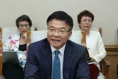 Deputy Prime Minister Le Thanh Long speaks at the meeting. (Photo: baochinhphu.vn)