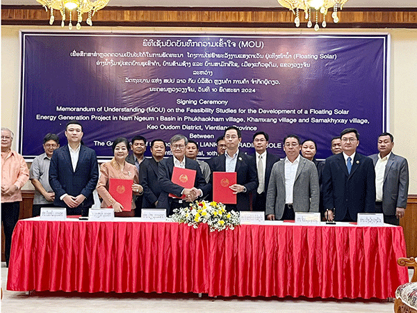 At the signing ceremony of the MoU. (Photo: vientianetimes.org.la) 