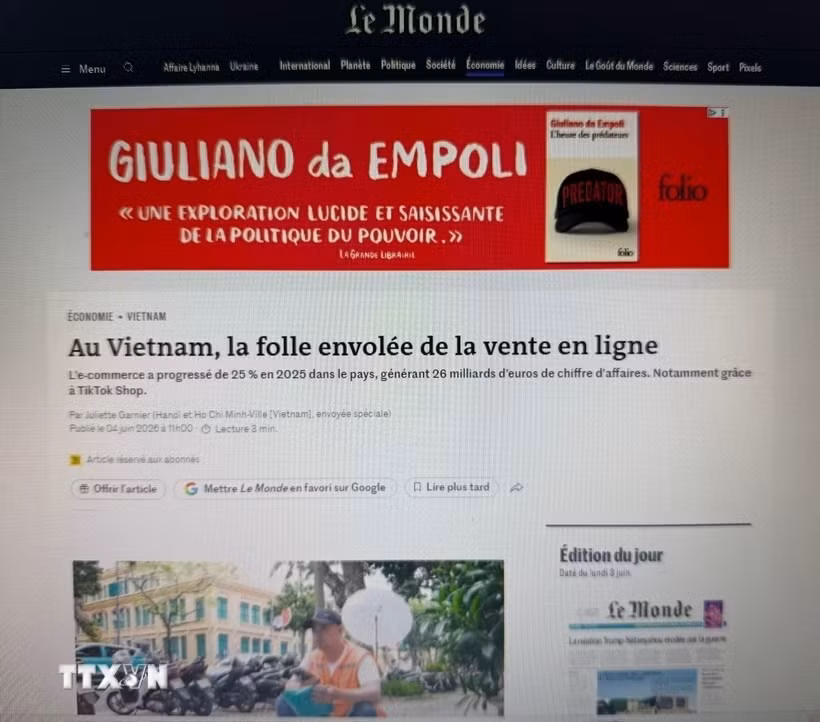 An article on Vietnam's e-commerce boom on Le Monde (Photo: VNA)