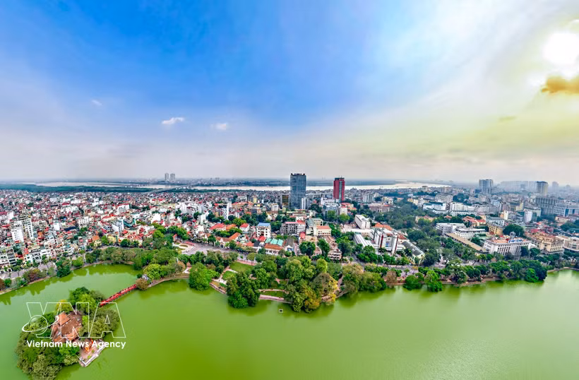 A panoramic view of Hanoi’s political centre, stretching from Hoan Kiem Lake to the Red River (Photo: VNA)