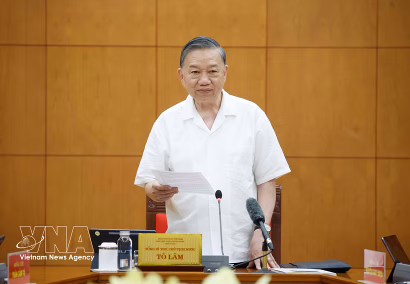 Party General Secretary and State President To Lam addresses the meeting (Photo: VNA)