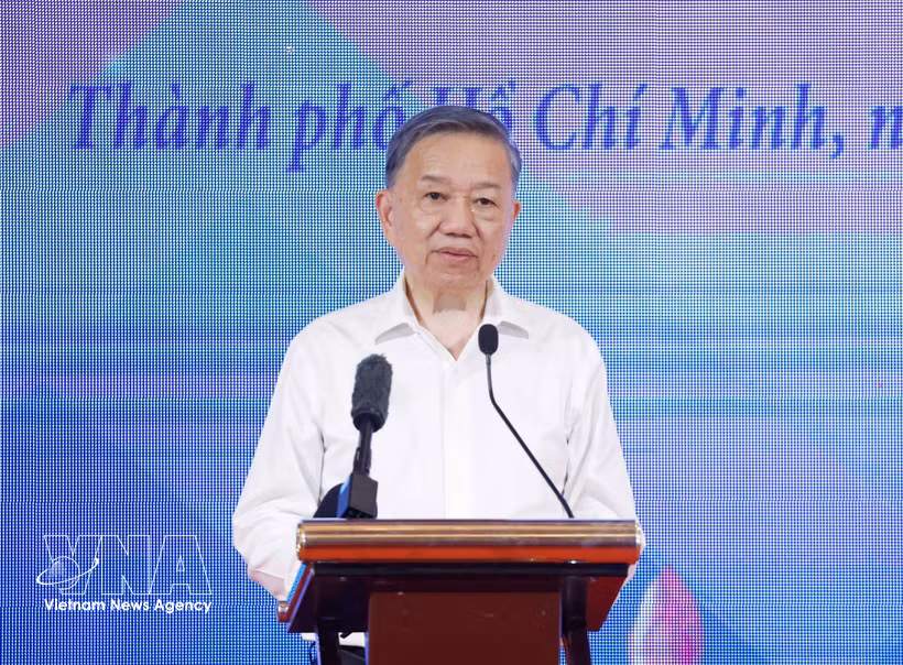 Party General Secretary and State President To Lam speaks at a gathering of former officials and civil servants of the standing body of the Steering Committee for the Central Highlands in Ho Chi Minh City on July 17, 2026. (Photo: VNA)