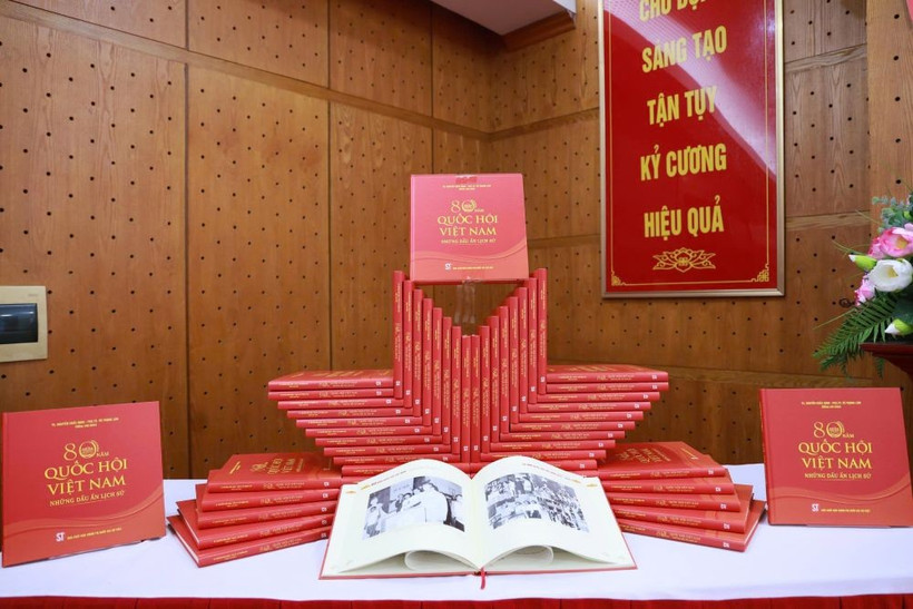 The book is displayed at the debut ceremony (Photo: laodong.vn)
