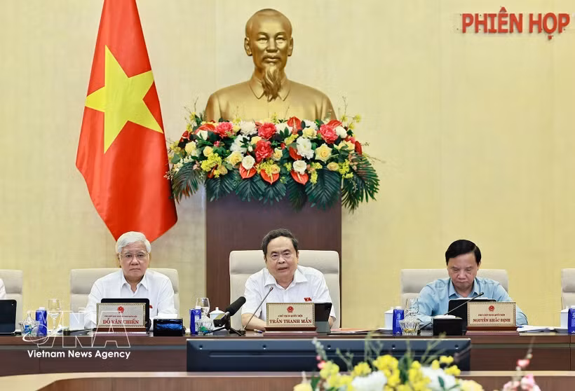 NA Chairman Tran Thanh Man speaks at the meeting (Photo: VNA)