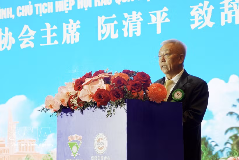 Chairman of the Vietnam Fruit and Vegetable Association Nguyen Thanh Binh speaks at the forum. (Photo: VNA)