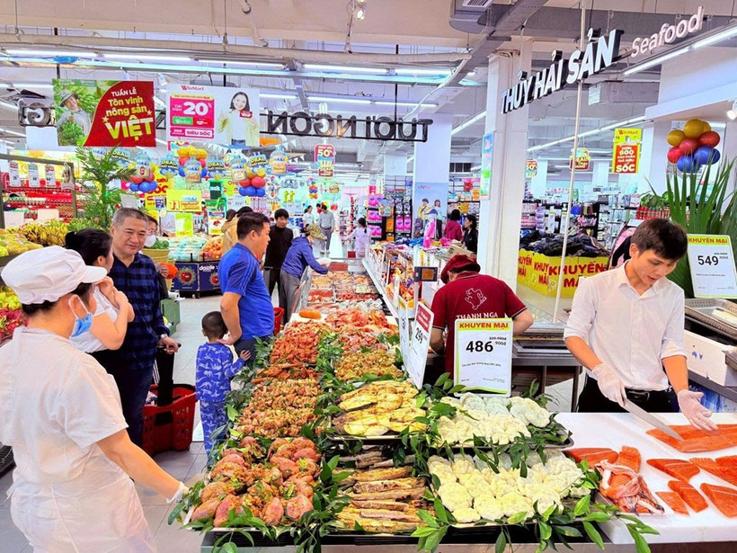 The total retail sales of goods and consumer service revenue in 2025 exceeds 7 quadrillion VND (262.7 billion USD), up 9.2% compared to 2024. Illustrative image (Photo: VNA)