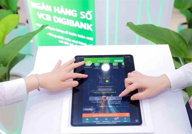 A tablet running VCB Digibank app. (Photo: VNA)