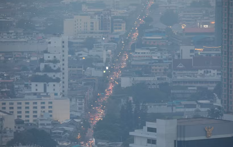 Air pollution haze blankets Bangkok, Thailand. (Photo: Xinhua/VNA)