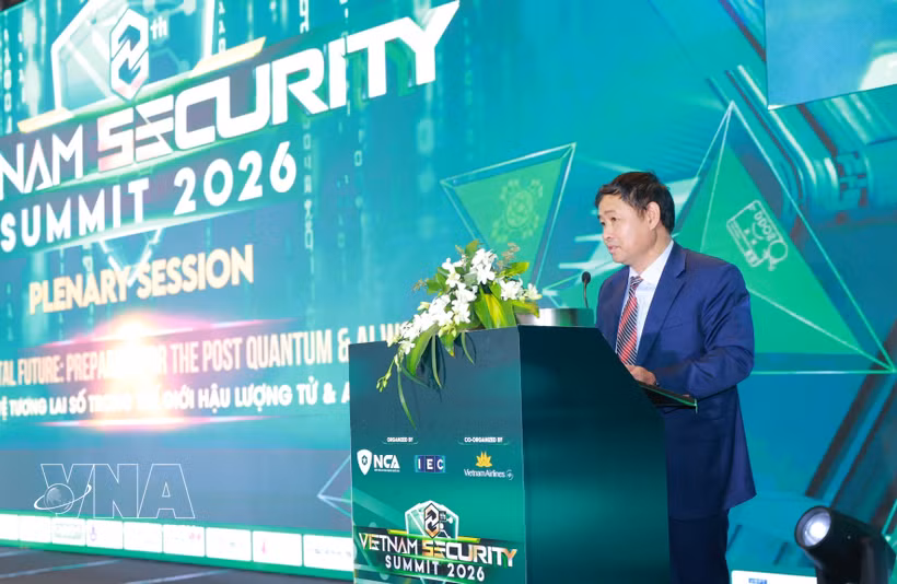 Major General Nguyen Tung Hung, deputy commander of the Cyber Warfare Command under the Ministry of National Defence, addresses the event (Photo: VNA)