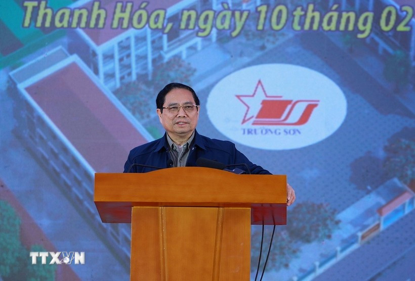 PM Pham Minh Chinh speaks at the groundbreaking ceremony for Cam Thach inter-level school in Thanh Hoa province (Photo: VNA)