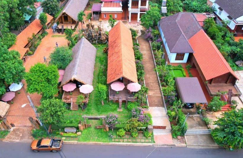 Akŏ Dhông community tourism village is famous for its longhouses on the Dak Lak Plateau (Photo: VNA)