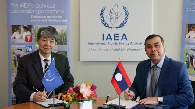 Hua Liu, IAEA Deputy Director General and Head of the Department of Technical Cooperation, and Khampheng Douangthongla, Ambassador and Permanent Representative of Laos to the United Nations in Vienna, sign the Lao Country Programme Framework (CPF) for 2026-2033. (Photo: IAEA)