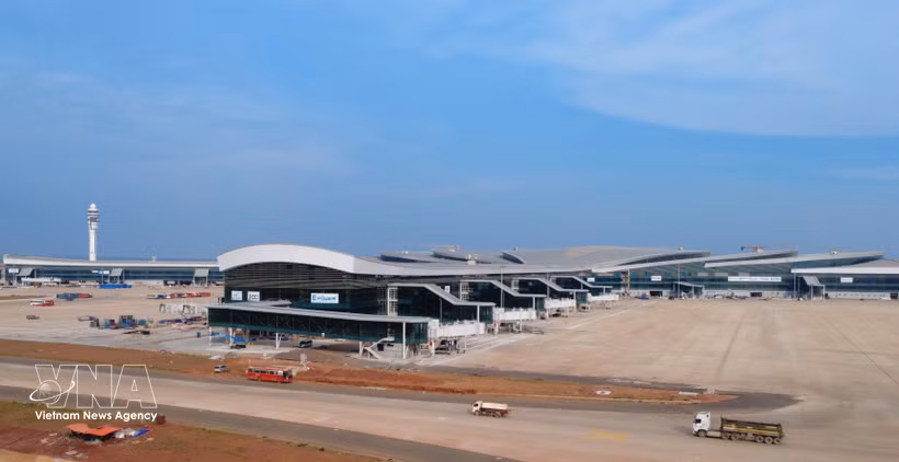 Part of the passenger terminal and the air traffic control tower at Long Thanh International Airport. (Photo: VNA)