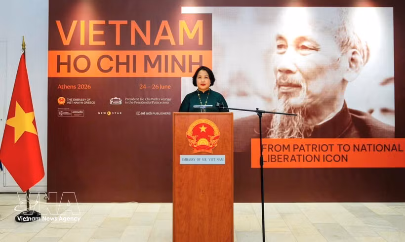 Vietnamese Ambassador to Greece Pham Thi Thu Huong speaks at the event. (Photo: VNA)