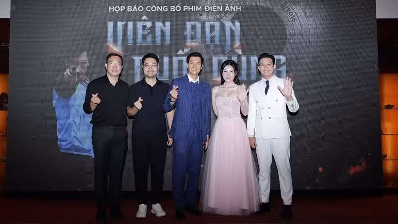 The film's cast and crew at the project launching ceremony. (Photo: nhandan.vn)