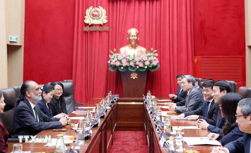 At the meeting between Minister of Public Security General Luong Tam Quang and Amandeep Singh Gill, United Nations Under-Secretary-General and Special Envoy on Technology to the UN Secretary-General, in Hanoi on January 16, 2025. (Photo: VNA)