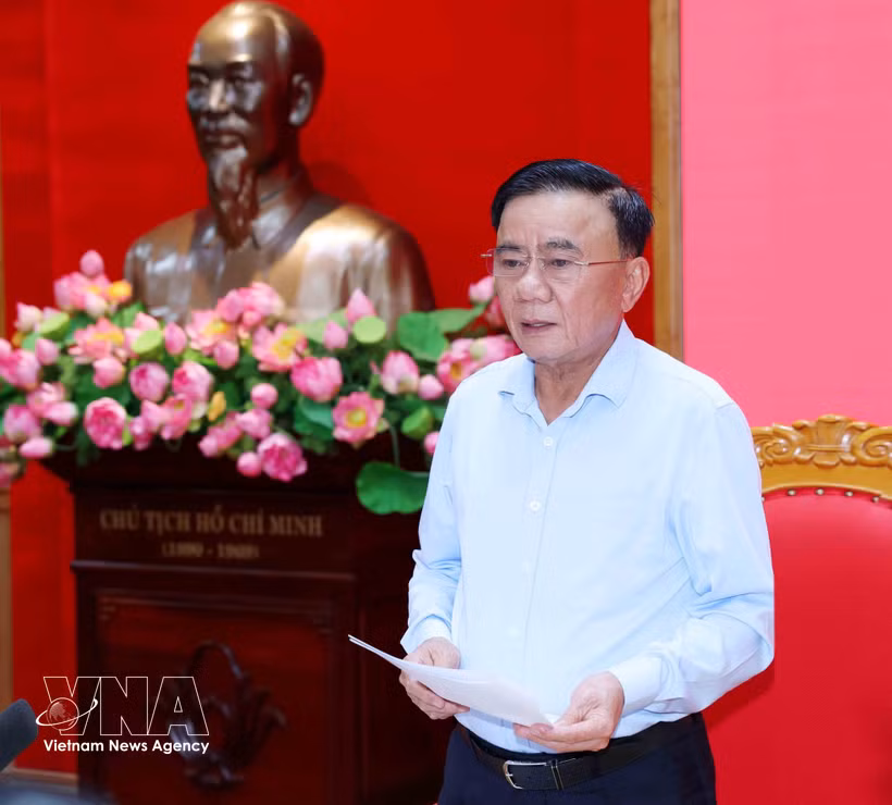 Politburo member, Permanent member of the Communist Party of Vietnam (CPV) Central Committee's Secretariat Tran Cam Tu speaks at the meeting. (Photo: VNA)