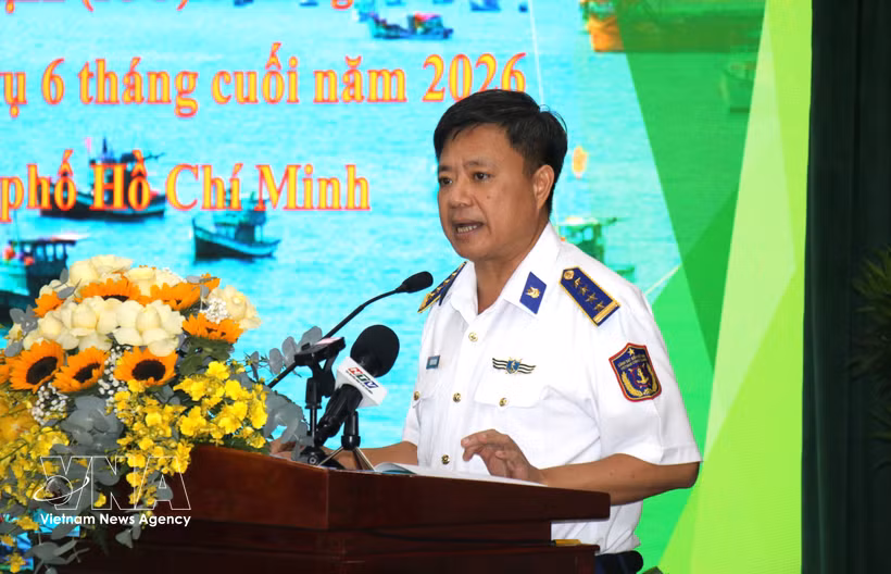 Colonel Nguyen Duc Hieu, Deputy Commander for Legal Affairs of Coast Guard Region 3 speaks at the conference (Photo: VNA)