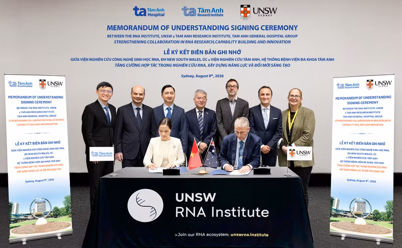 The Tam Anh Research Institute and the UNSW RNA Institute at the University of New South Wales (UNSW), Australia, sign a Memorandum of Understanding (MoU) to develop RNA technology (Photo: Tam Anh Research Institute)