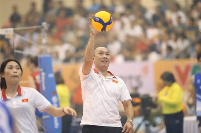 Coach Nguyen Tuan Kiet of the Vietnamese women's volleyball team. (Photo courtesy of the VFV)
