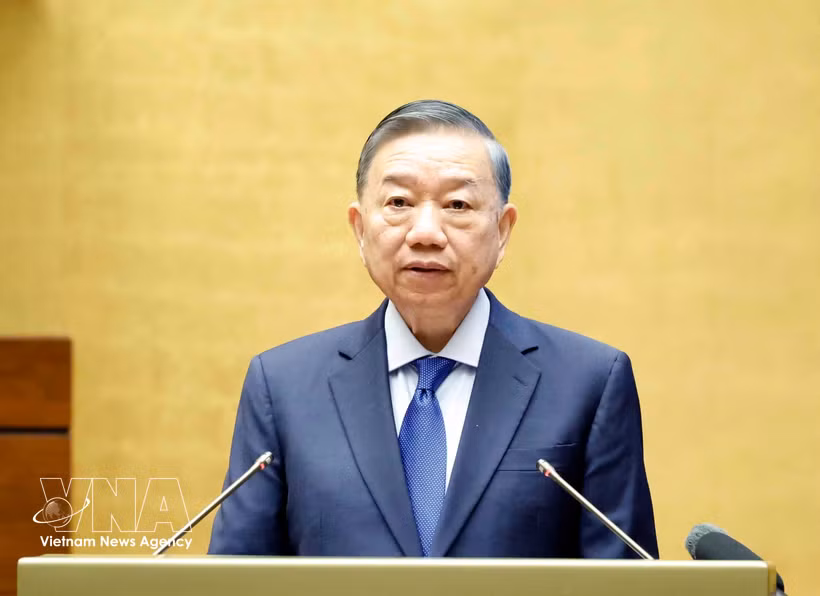 Party General Secretary and State President To Lam addresses a national conference in Hanoi on June 30 on studying, disseminating and implementing the Politburo’s Resolution No. 10-NQ/TW on developing the foreign-invested economic sector.(Photo: VNA)