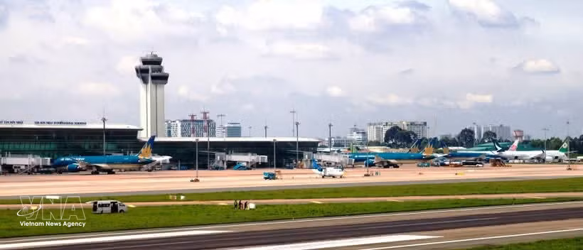 At Tan Son Nhat International Airport in Ho Chi Minh City (Photo: VNA)