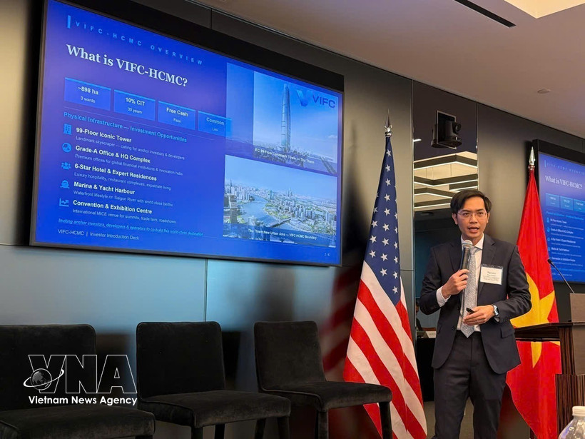 Associate Professor Dr Nguyen Huu Huan, vice chairman of the VIFC executive council in Ho Chi Minh City speaks at the Vietnam-US business talks on March 23 in New York. (Photo: VNA)