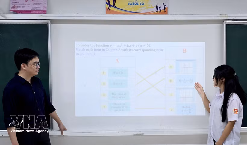 Hong Quang High School pilots teaching mathematics in English starting from the 2025–2026 academic year. (Photo: VNA) 