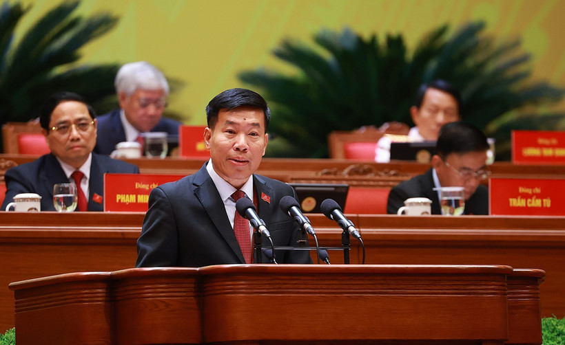 Member of the Party Central Committee, Deputy Minister of Foreign Affairs Nguyen Manh Cuong delivers a presentation at the 14th National Party Congress. (Photo: VNA)