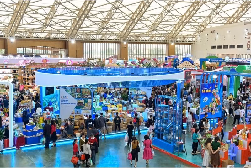 Beyond trade promotion, First Glorious Spring Fair 2026 is expected to showcase national, local and corporate brands, stimulate domestic trade and inter-regional linkages, attract foreign direct investment (FDI) and domestic investment partnerships. - Illustrative image (Photo: VNA)