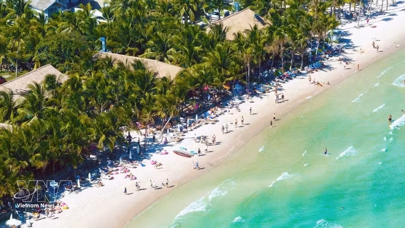 Phu Quoc is one of the most beautiful beaches in Vietnam, according to Lonely Planet. (Photo: VNA)