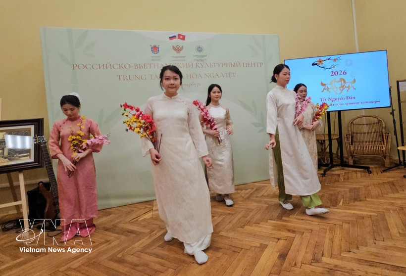 The Russia – Vietnam Cultural Centre (RVCC) under Herzen State Pedagogical University of Russia hosts a programme to celebrate the Lunar New Year, bringing the traditional spring atmosphere to the community of Vietnamese student while engaging Russian students as well. (Photo: VNA)
