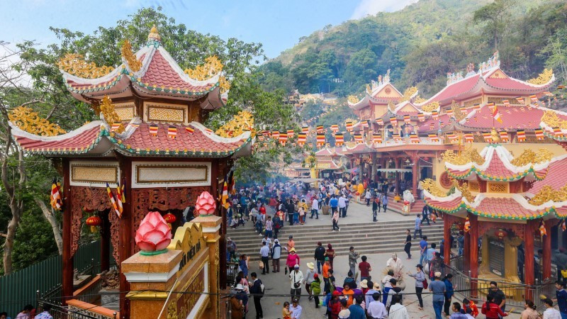 Ba Den Mountain in Tay Ninh offers pilgrimage, hiking and cloud hunting trips (Photo: tapchihuongsac.vn)