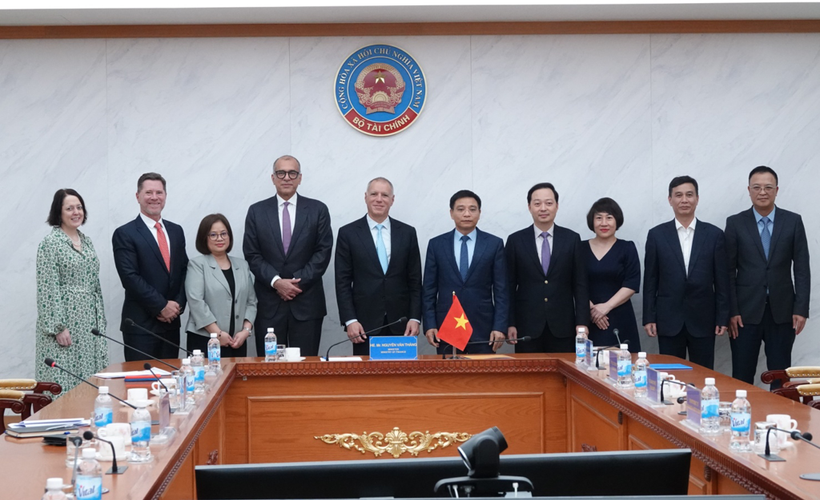 Finance Minister Nguyen Van Thang holds a working session with an HSBC delegation led by Group CEO Georges Elhedery on March 29, 2026. (Photo: Ministry of Finance)