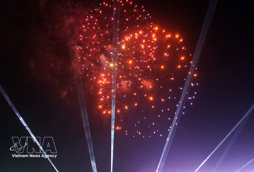 The opening ceremony of the The Visit Vietnam Year 2026 in Gia Lai province is structured in four thematic chapters, and culminated in a dazzling, multi-coloured fireworks display. (Photo: VNA)