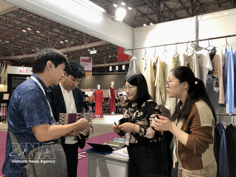 Domestic and foreign businesses forge trade links at VIATT 2026. (Photo: VNA)