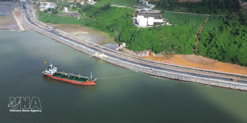 Construction in the Lien Chieu Port area is progressing rapidly. (Photo: VNA)